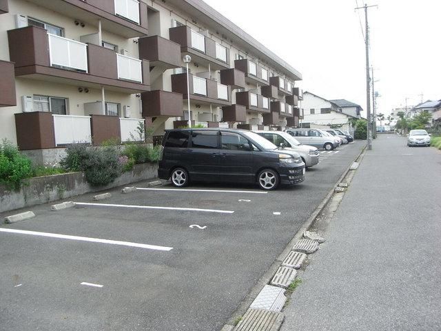 駐車場　駐車場