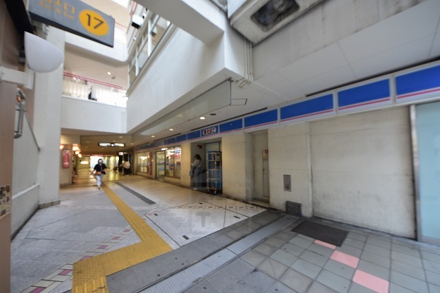 コンビニ　ローソン　千里中央店（コンビニ）まで1217m