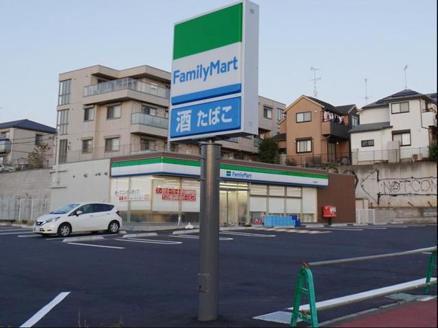 コンビニ　ファミリーマート町田鶴間店（コンビニ）まで572m