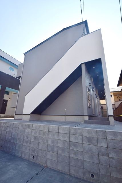 建物外観　2017年10月新築　駅徒歩3分
