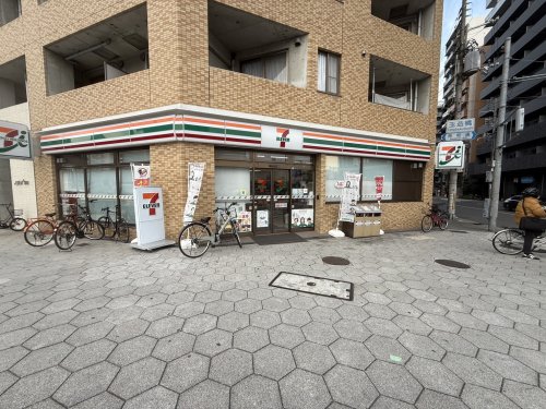コンビニ　セブン-イレブン 大阪新町４丁目店（コンビニ）まで351m