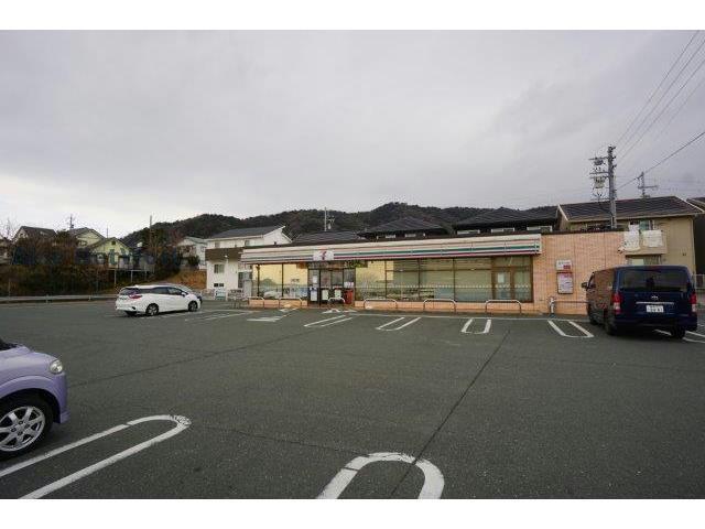 コンビニ　セブンイレブン豊橋二川店（コンビニ）まで843m