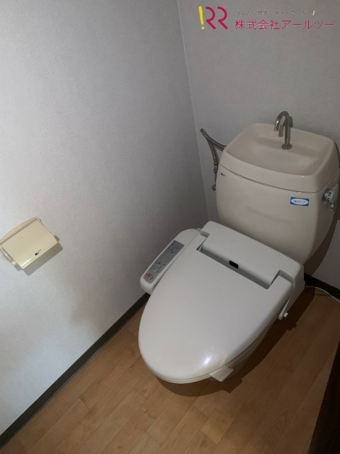 トイレ　温水洗浄暖房便座
