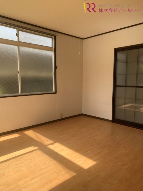 その他部屋・スペース　洋室８帖