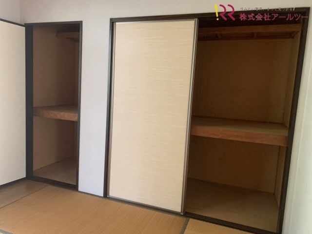 収納　押入