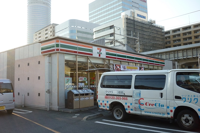 コンビニ　セブンイレブン「新横浜駅東店」（コンビニ）まで358m