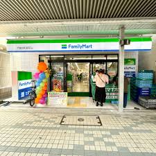 コンビニ　ファミリーマート門前仲町駅前店（コンビニ）まで255m