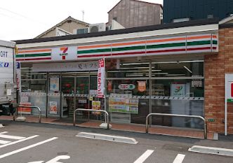 コンビニ　セブンイレブン 大阪背戸口4丁目店（コンビニ）まで499m