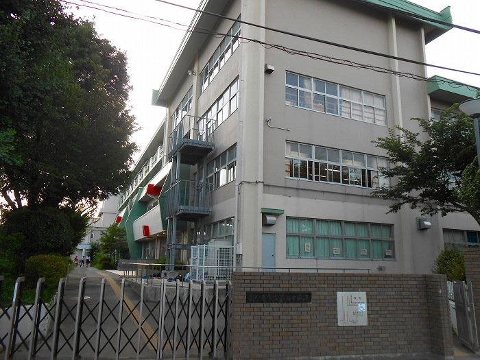 中学校　国分寺市立第四中学校（中学校）まで1300m