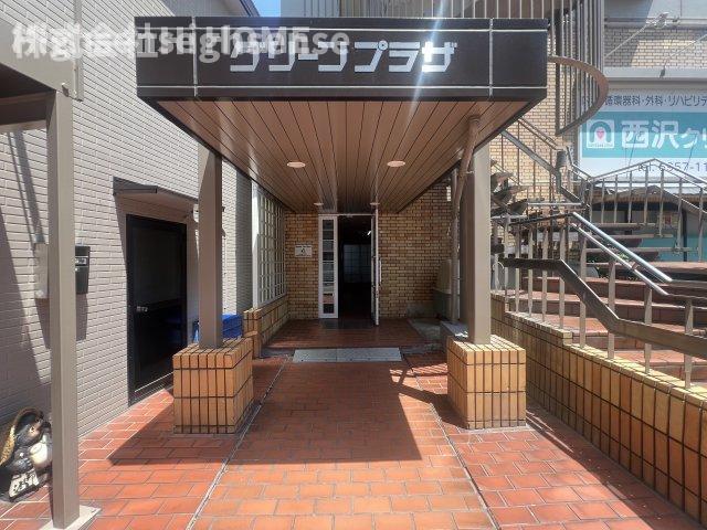 エントランス　清潔なエントランスです