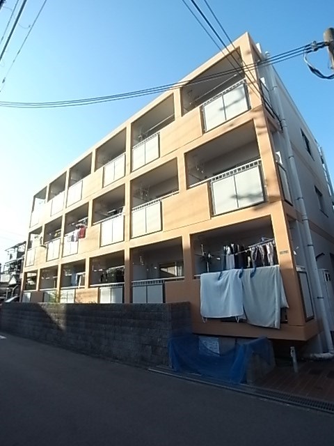 建物外観　落ち着いた雰囲気の外観です