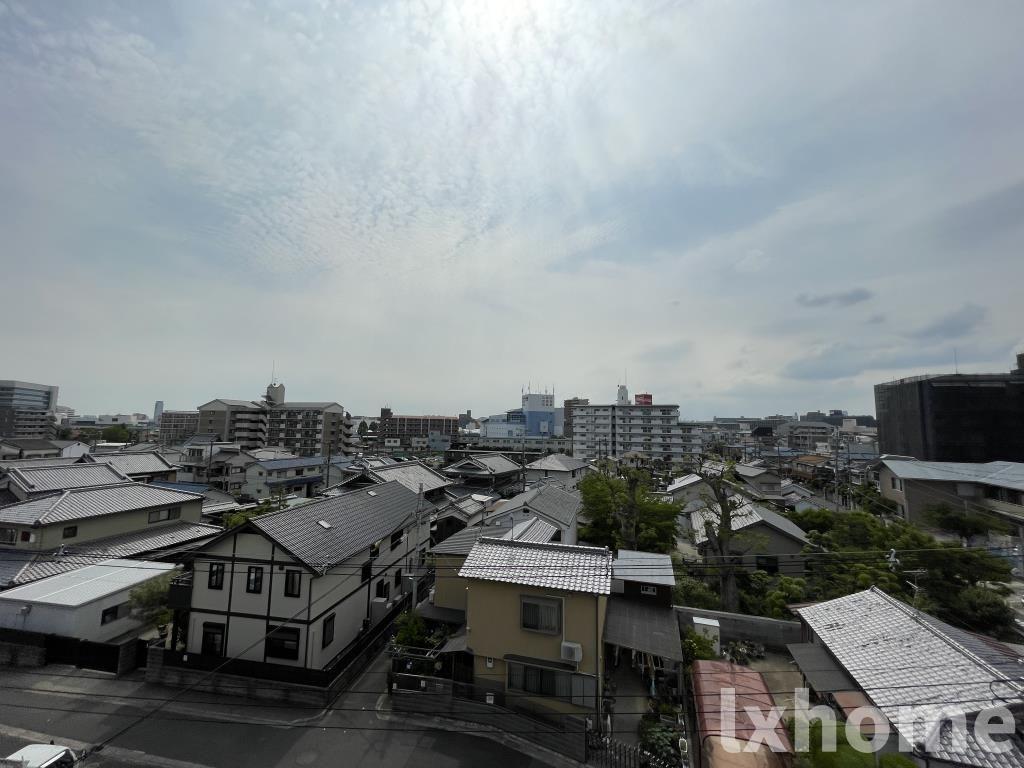 眺望　落ち着いた玄関です
