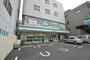 コンビニ　ファミリーマート蓮田駅西口店（コンビニ）まで562m