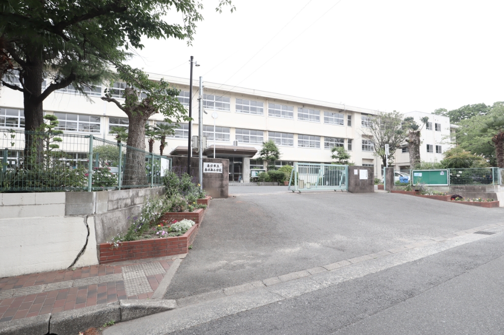 小学校　春日市立春日西小学校（小学校）まで58m