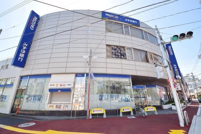 銀行　みずほ銀行祖師谷支店（銀行）まで246m