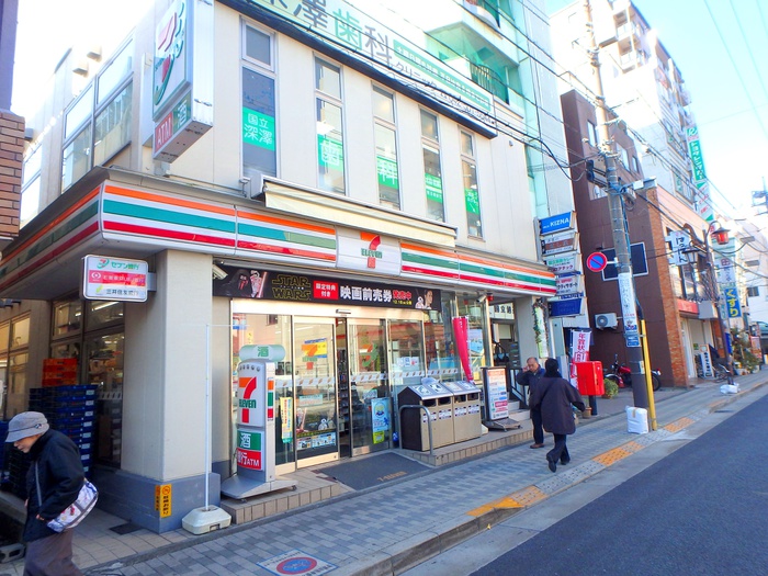 コンビニ　セブンイレブン（コンビニ）まで454m