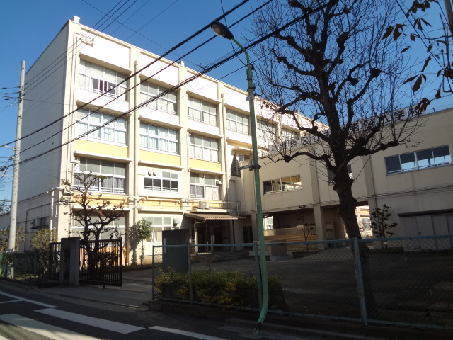 小学校　練馬区立大泉第四小学校（小学校）まで779m