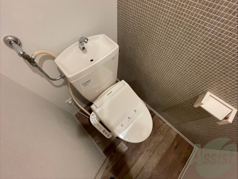 トイレ　こちらはトイレです。清潔感があり、安心して使用できます。