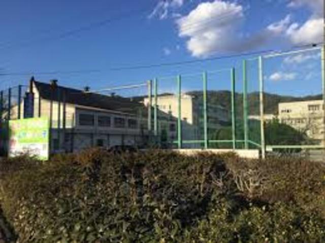 中学校　相模原市立中野中学校（中学校）まで702m