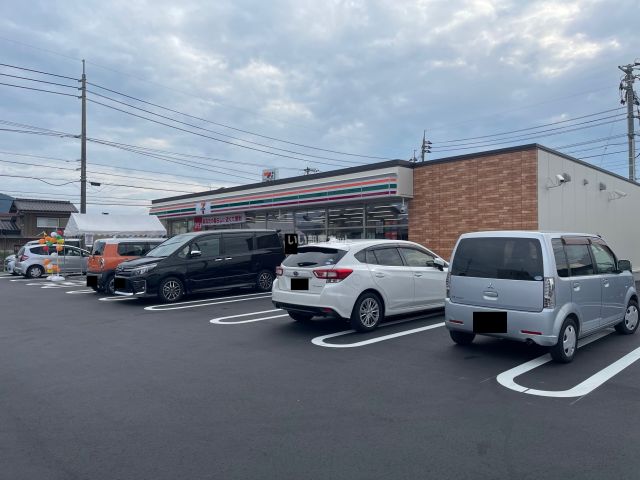 コンビニ　セブンイレブン防府下新田店（コンビニ）まで648m