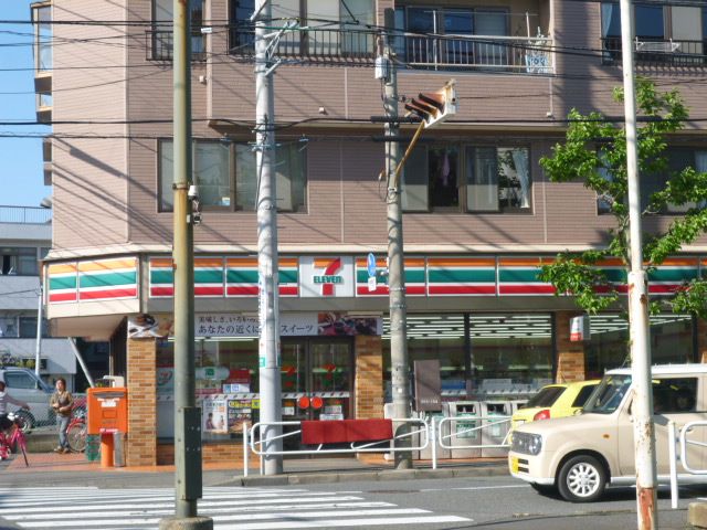 コンビニ　セブンイレブン（コンビニ）まで630m