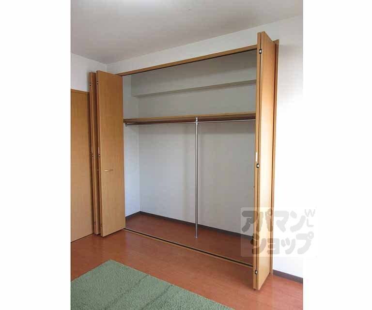 収納　荷物の多い方も安心の広さです