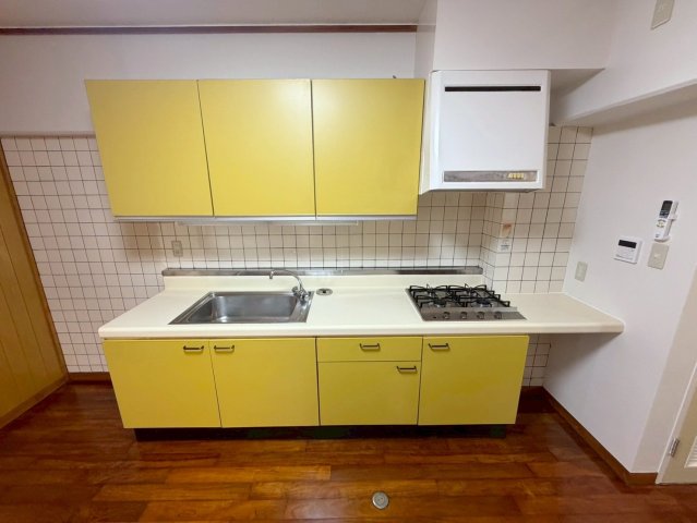 キッチン　※別部屋の写真を掲載しております、現状優先になります