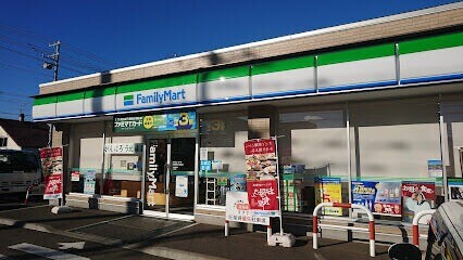 コンビニ　ファミリーマート札幌新琴似1番通店（コンビニ）まで483m