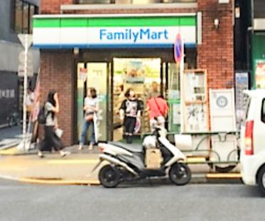 コンビニ　ファミリーマート 高田馬場駅西店（コンビニ）まで623m