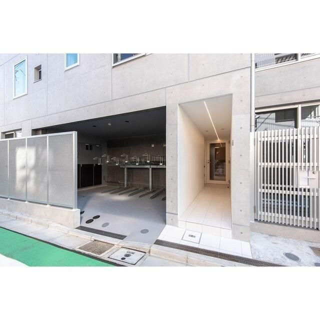 エントランス　■外観■宅配ＢＯＸ