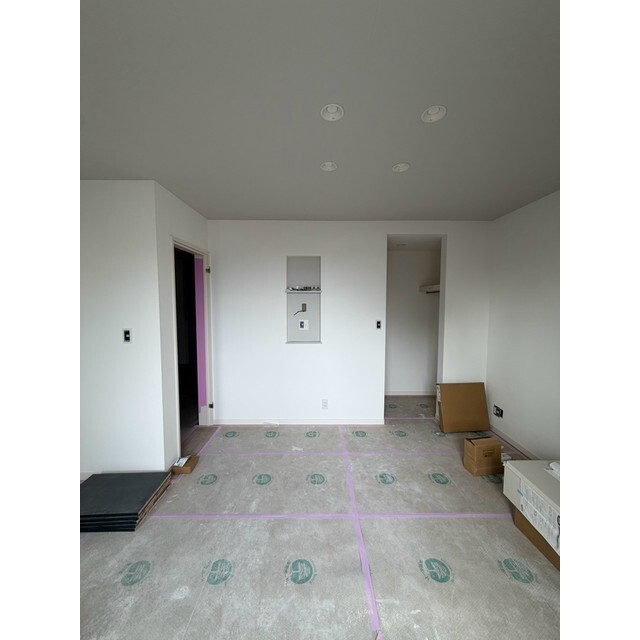 Rooms万代5の居間写真