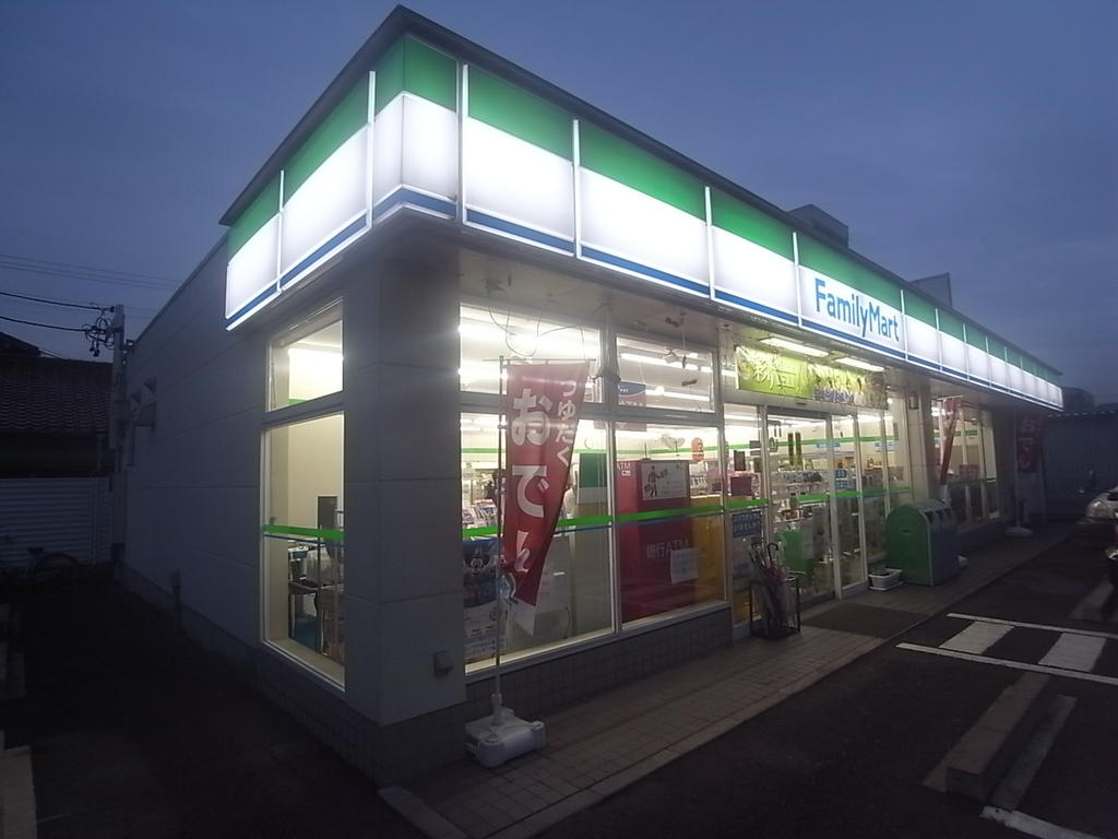 コンビニ　ファミリーマート 名古屋平中町店 (コンビニ)（コンビニ）まで510m