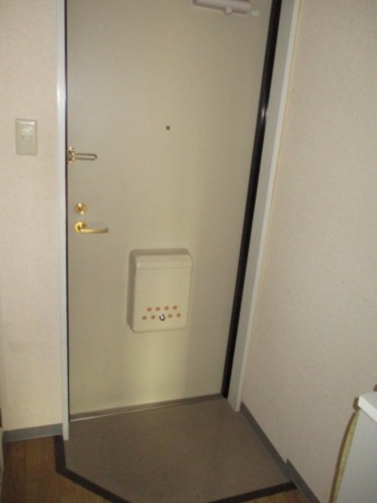 玄関　※別部屋の写真です
