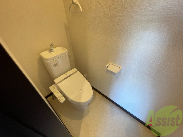 トイレ　トイレとお風呂が別なので清潔に使えて嬉しいですね。