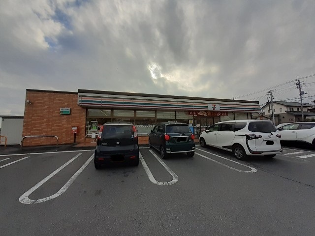 コンビニ　セブンイレブン吉岡上野田店（コンビニ）まで700m