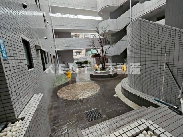 エントランス　毎日通るエントランスはこのようになっています