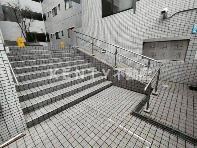 その他共有部分　毎日通るエントランスはこのようになっています