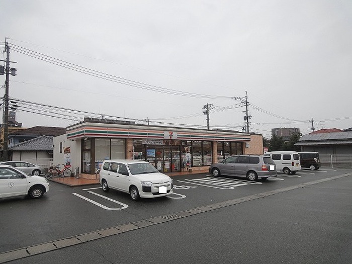 コンビニ　セブンイレブン野中1丁目店（コンビニ）まで700m