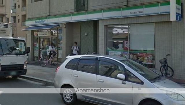 コンビニ　ファミリーマート（コンビニ）まで48m