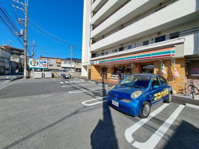 コンビニ　セブンイレブン（コンビニ）まで250m
