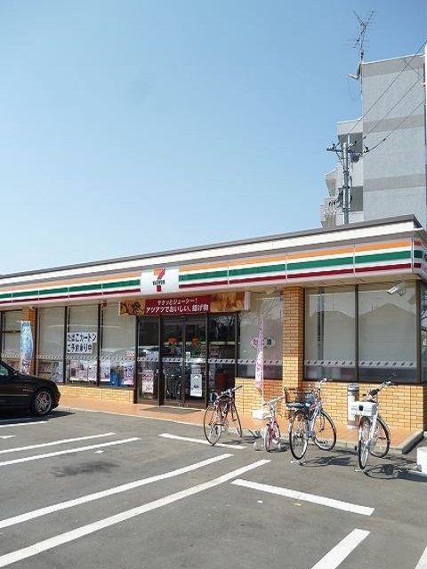 コンビニ　セブンイレブン福生熊川店（コンビニ）まで450m