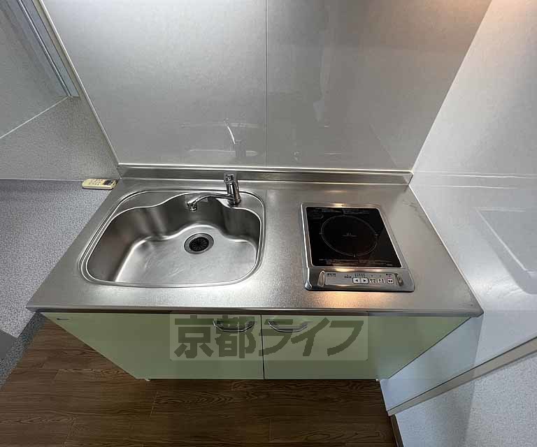 キッチン　色がポイントになったキッチンです