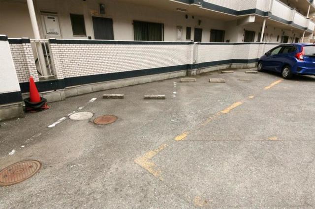 駐車場　駐車場