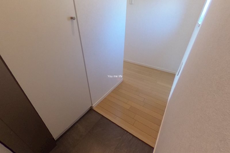 玄関　別部屋参考写真です。