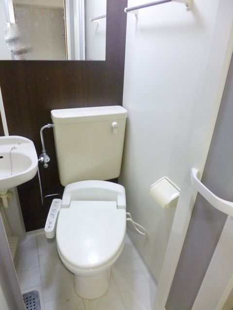 トイレ　★温水洗浄機能付き★