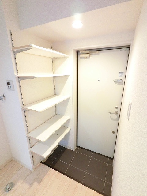 玄関　※室内は現況を優先します