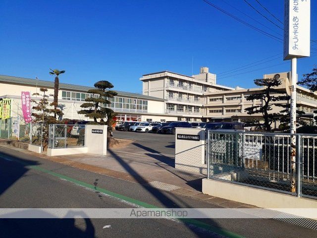 小学校　曙小学校（小学校）まで700m