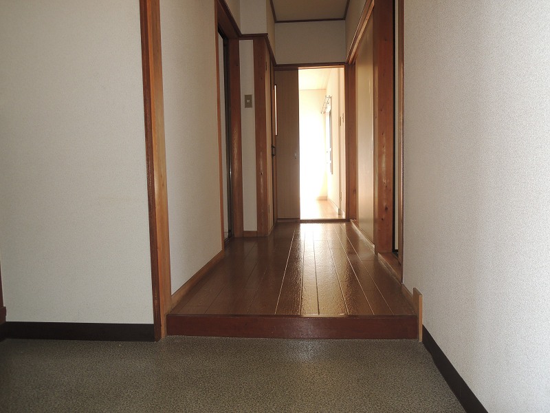 オークヒルズ八尾南の玄関写真