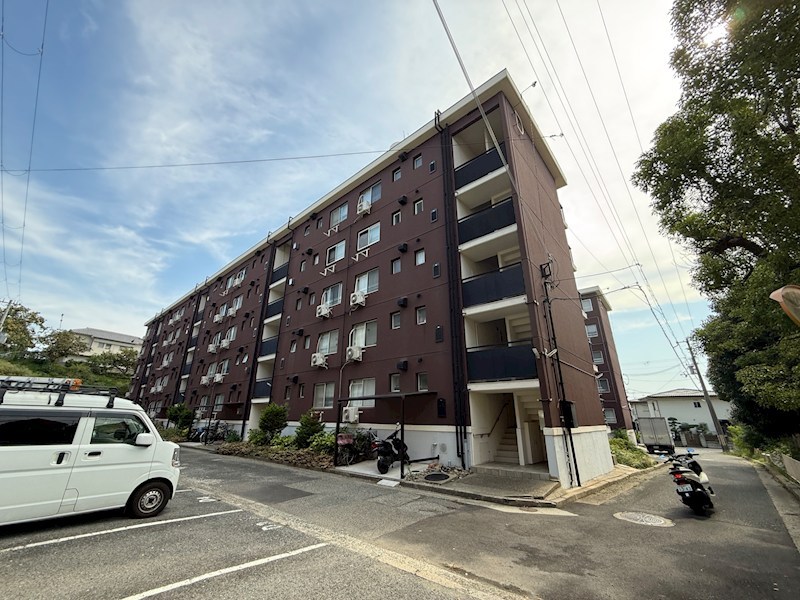 高津橋農住団地D棟の外観写真