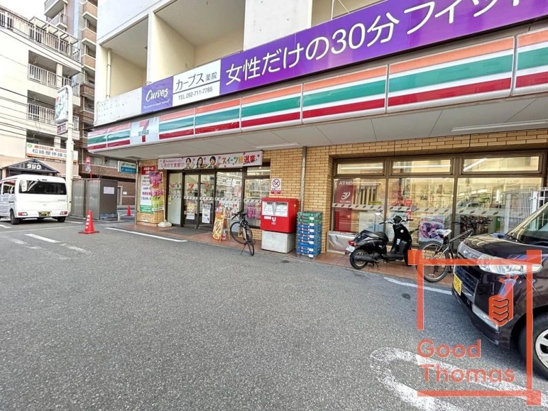 コンビニ　セブンイレブン 福岡薬院1丁目店（コンビニ）まで3m
